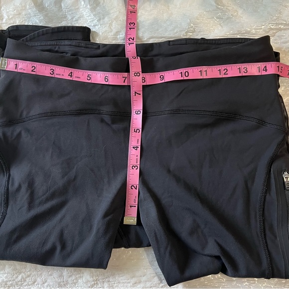 Lululemon women black workout capri pant black mesh side pull on zip pocket Sz 8 - Picture 13 of 15